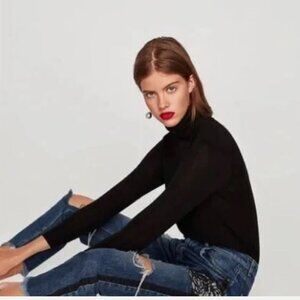 ✨NWT✨ ZARA trf High-Waist Distressed Jeans - Lace/Rhinestones/Pearls